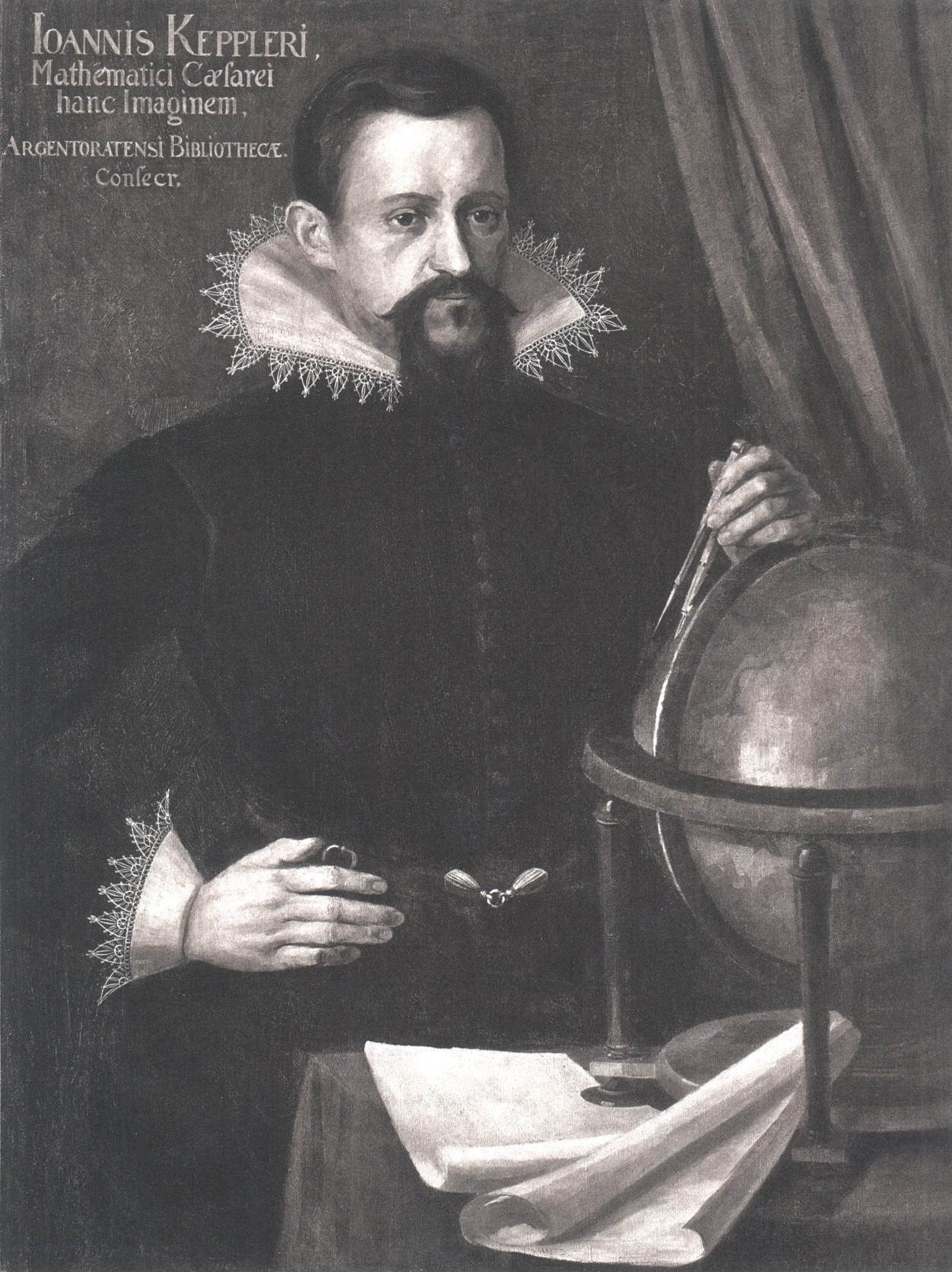 Portrait of Johannes Kepler with a white lace collar around his neck, standing next to a globe, holding a compass in his left hand.